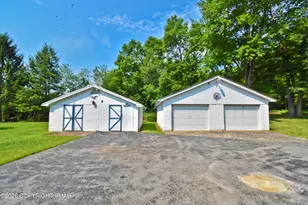 3215 Sunrise Dr, Stroudsburg, PA 18360 - Photo 37