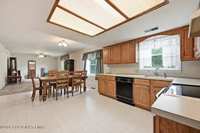  229 Delaware Avenue, Wind Gap, PA 18091 - Photo 5