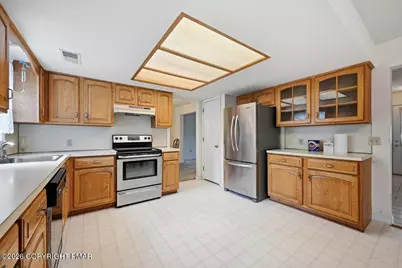  229 Delaware Avenue, Wind Gap, PA 18091 - Photo 7