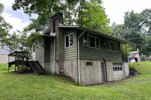 4526 Springdale Ln, Stroudsburg, PA 18360 - Photo 3