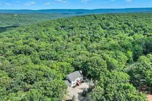 2083 Scarborough Way, Bushkill, PA 18324 - Photo 9