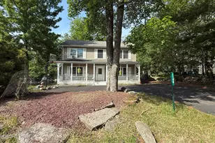 1140 Country Pl Dr, Tobyhanna, PA 18466 - Photo 1