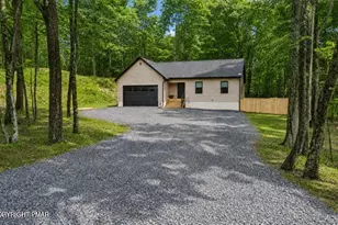 109 Pitch Pine Ln, Milford, PA 18337 - Photo 1
