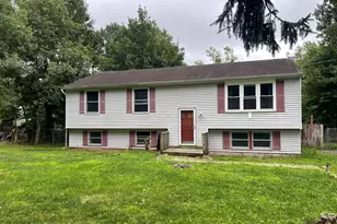 410 Skyline Dr, Blakeslee, PA 18610 - Photo 1