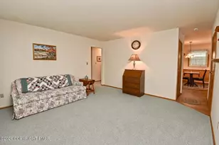 827 Somers Ln, Stroudsburg, PA 18360 - Photo 9