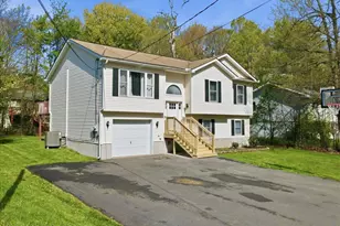 2108 Freedom Way, Pocono Summit, PA 18346 - Photo 3