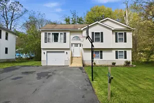 2108 Freedom Way, Pocono Summit, PA 18346 - Photo 5