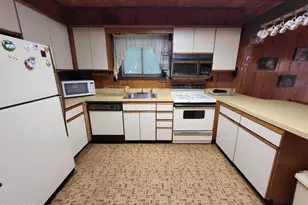 6384 Decker Rd, Bushkill, PA 18324 - Photo 11