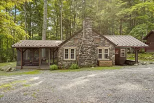 1021 Country Creek Ln, East Stroudsburg, PA 18302 - Photo 3