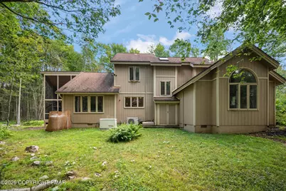  111 Red Fox Crescent, Pocono Pines, PA 18350 - Photo 5