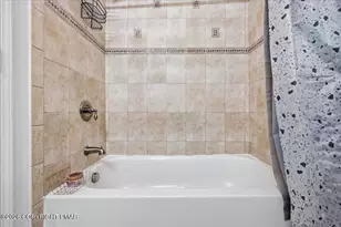 9781 Auburn Dr Dr, Tobyhanna, PA 18466 - Photo 21