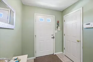 13 Jazz Cir, Whitehall, PA 18052 - Photo 7