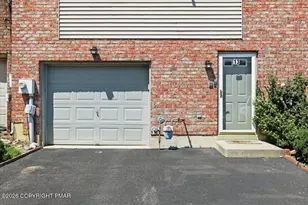 13 Jazz Cir, Whitehall, PA 18052 - Photo 3