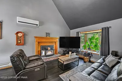  476 Bernadine Drive, Stroudsburg, PA 18360 - Photo 5