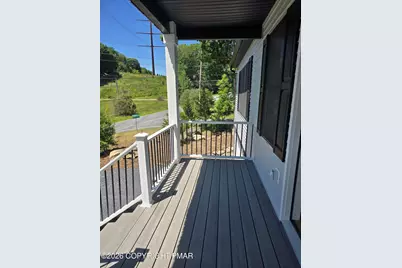  211 Brentwood Drive, Bushkill, PA 18324 - Photo 5