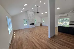 211 Brentwood Dr, Bushkill, PA 18324 - Photo 9