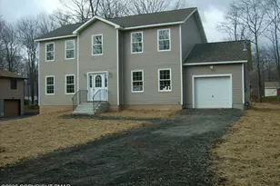 7154 Falstaff Dr, Tobyhanna, PA 18466 - Photo 1