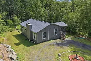 109 Stuart Pl, Bushkill, PA 18324 - Photo 3