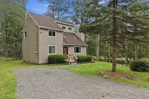 8482 Bumble Bee Way, Tobyhanna, PA 18466 - Photo 3