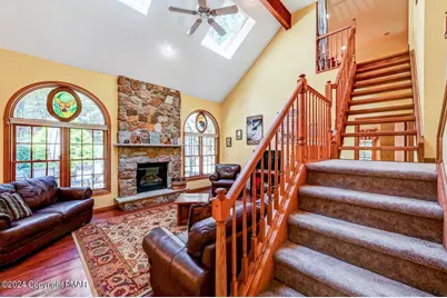 2265 Hillcrest Drive, Pocono Pines, PA 18350 - Photo 15