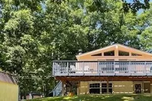 1115 Falls Rd, Bushkill, PA 18324 - Photo 1
