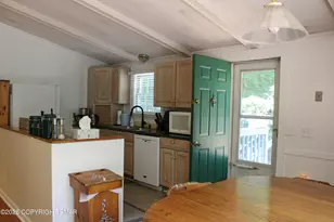 1115 Falls Rd, Bushkill, PA 18324 - Photo 5