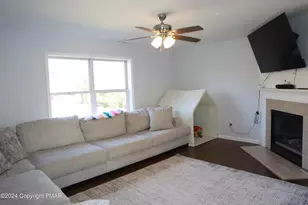 1044 Knollwood Dr, Tobyhanna, PA 18466 - Photo 13