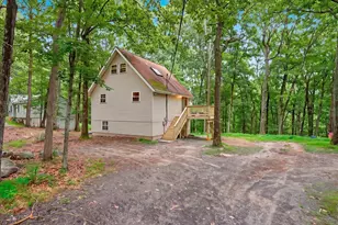 550 Whippoorwill Dr, Bushkill, PA 18324 - Photo 1