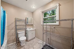 550 Whippoorwill Dr, Bushkill, PA 18324 - Photo 9