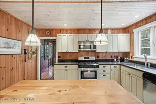 214 Goldenrod Ln, Buck Hill Falls, PA 18323 - Photo 17