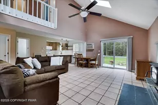 1065 Breezewood Dr, Newfoundland, PA 18445 - Photo 15