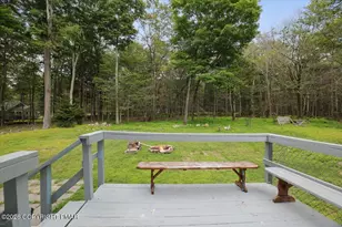1065 Breezewood Dr, Newfoundland, PA 18445 - Photo 33