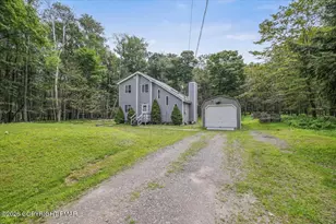 1065 Breezewood Dr, Newfoundland, PA 18445 - Photo 3