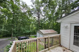 207 Marilou Ln, Bartonsville, PA 18321 - Photo 13