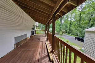207 Marilou Ln, Bartonsville, PA 18321 - Photo 9