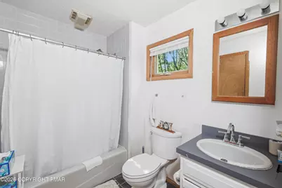  387 Canterbury Road, Bushkill, PA 18324 - Photo 11