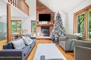 387 Canterbury Rd, Bushkill, PA 18324 - Photo 7