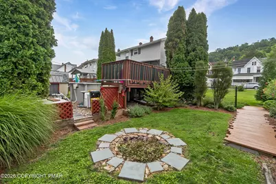  536 W Washington Street, Slatington, PA 18080 - Photo 9