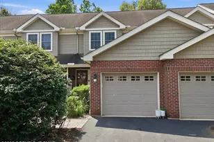 7 Oak Leaf Ln, East Stroudsburg, PA 18301 - Photo 1