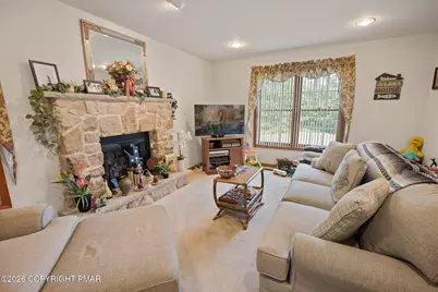  965 Cricket Lane, Long Pond, PA 18334 - Photo 5