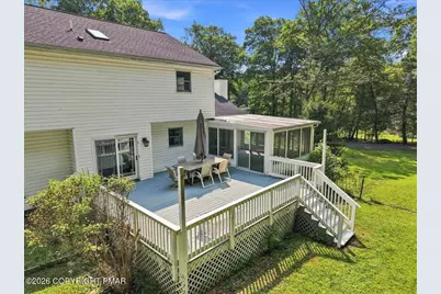  406 Broad Leaf Lane, Stroudsburg, PA 18360 - Photo 7