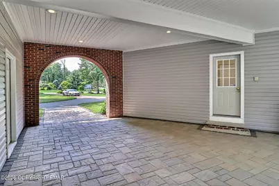  213 Escoll Drive, East Stroudsburg, PA 18301 - Photo 9