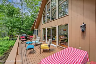 1521 Crestview Ln, Pocono Pines, PA 18350 - Photo 3