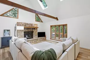 2208 Hillcrest Dr, Pocono Pines, PA 18350 - Photo 9