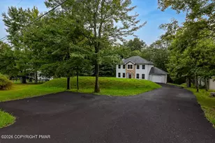 1208 Falls Rd, Bushkill, PA 18324 - Photo 35