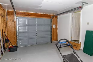 1208 Falls Rd, Bushkill, PA 18324 - Photo 33