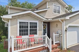 714 Garnet Ln, East Stroudsburg, PA 18301 - Photo 5