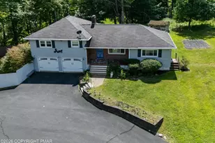 105 Vineyard Dr, Stroudsburg, PA 18360 - Photo 1