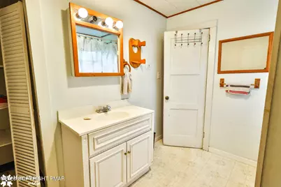 726 Garibaldi Avenue, Roseto, PA 18013 - Photo 23
