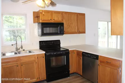  889 Country Place Drive, Tobyhanna, PA 18466 - Photo 15